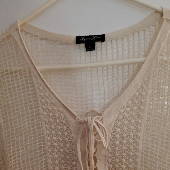 Brittany Black Cream Crochet Top - Picture 3 of 11